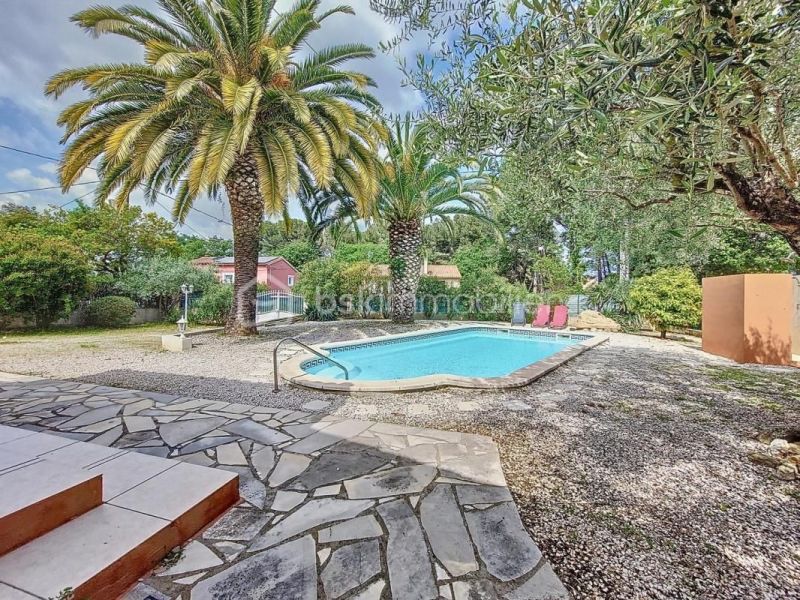 A louer MAISON  7 PIECES 158 M2 BORD DE MER SIX FOURS LES PLAGES