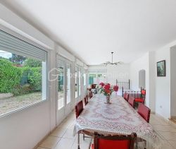 A louer MAISON  7 PIECES 158 M2 BORD DE MER SIX FOURS LES PLAGES