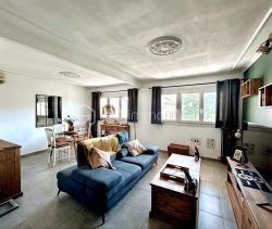 A louer APPARTEMENT T4 64 M2 BORD DE MER TOULON