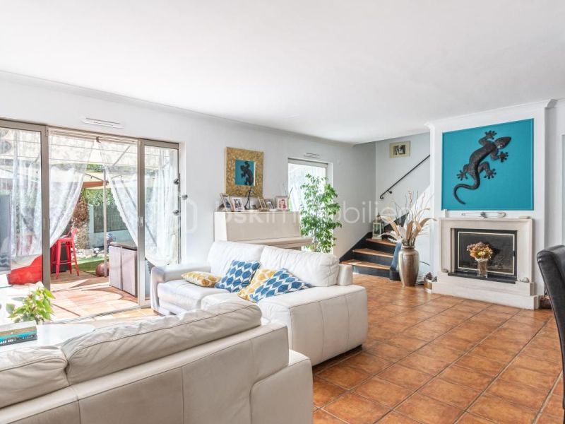 A louer MAISON  6 PIECES 124 M2 BORD DE MER HYERES