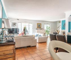 A louer MAISON  6 PIECES 124 M2 BORD DE MER HYERES