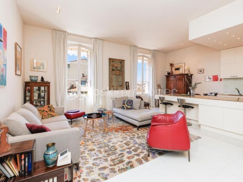 A louer APPARTEMENT T3 97 M2 BORD DE MER CANNES