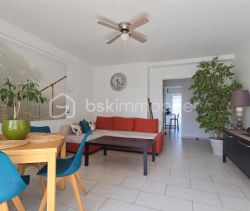 A louer APPARTEMENT T3 72 M2 TERRASSE BORD DE MER TOULON