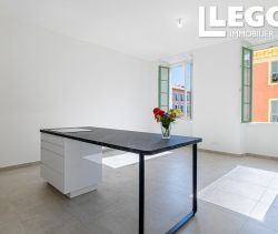 A louer APPARTEMENT T3 60 M2 BORD DE MER NICE