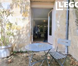 A louer STUDIO  29 M2 TERRASSE  BORDEAUX