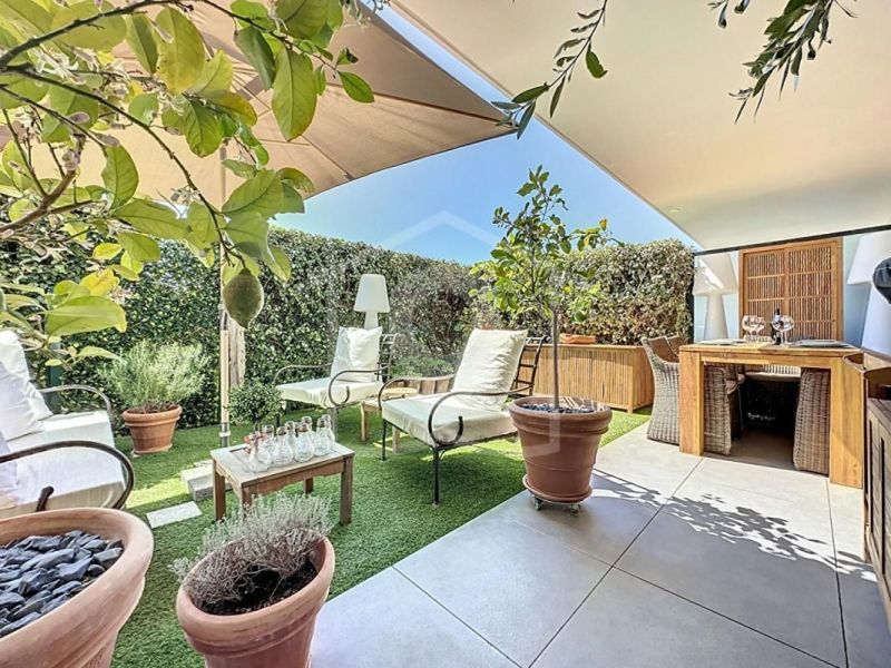 A louer APPARTEMENT T2 48 M2 TERRASSE BORD DE MER ANTIBES