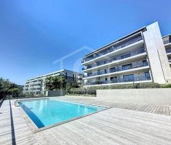 A louer APPARTEMENT T2 48 M2 TERRASSE BORD DE MER ANTIBES