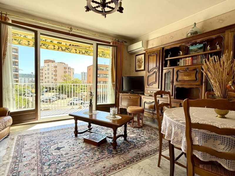 A louer APPARTEMENT T3 71 M2 TERRASSE BORD DE MER AJACCIO