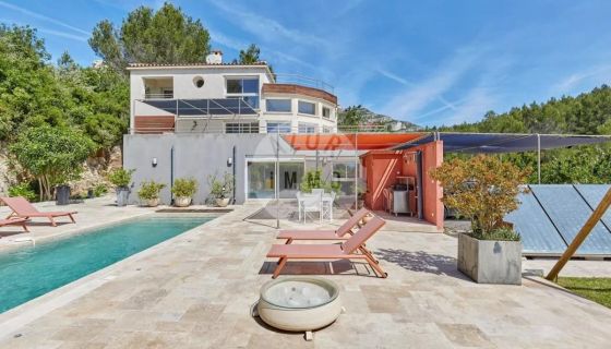 A louer MAISON  D'ARCHITECTE  ROQUEVAIRE