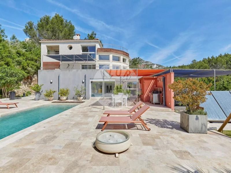 A louer MAISON  D'ARCHITECTE  ROQUEVAIRE