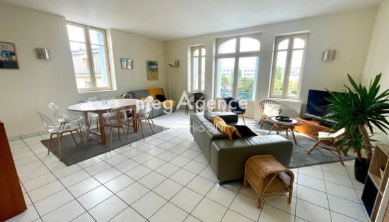 A louer APPARTEMENT T4 93 M2 BORD DE MER LES SABLES D OLONNE