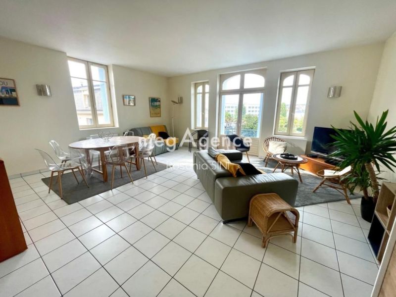 A louer APPARTEMENT T4 93 M2 BORD DE MER LES SABLES D OLONNE