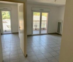 A louer APPARTEMENT T2 37 M2 TERRASSE BORD DE MER COGOLIN