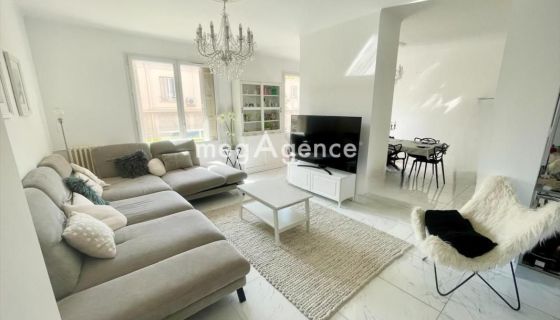 A louer APPARTEMENT T5 97 M2 BORD DE MER TOULON