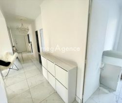 A louer APPARTEMENT T5 97 M2 BORD DE MER TOULON