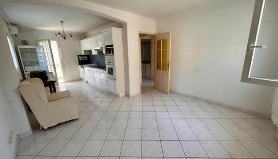A louer APPARTEMENT T3 57 M2 TERRASSE BORD DE MER CAVALAIRE SUR MER