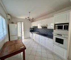 A louer APPARTEMENT T3 57 M2 TERRASSE BORD DE MER CAVALAIRE SUR MER