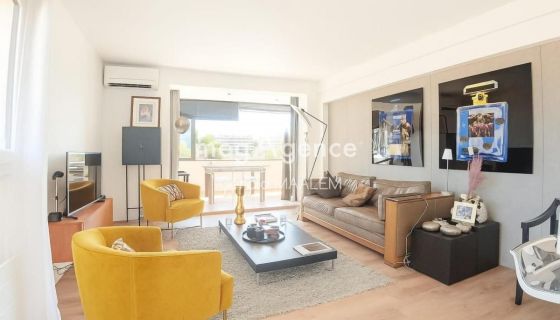 A louer APPARTEMENT T3 92 M2 BORD DE MER COGOLIN