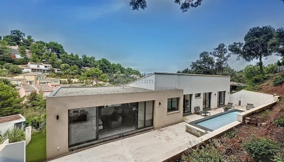 A vendre VILLA CONTEMPORAINE 163 M² PISCINE PROCHE PLAGES La Seyne-sur-Mer