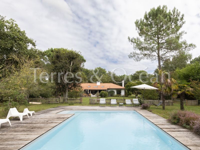 A vendre MAISON  8 PIECES 227 M2 BORD DE MER SEIGNOSSE Bourg