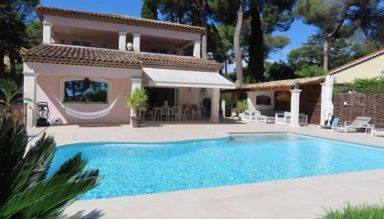 A louer MAISON  5 PIECES 140 M2 BORD DE MER LE CANNET