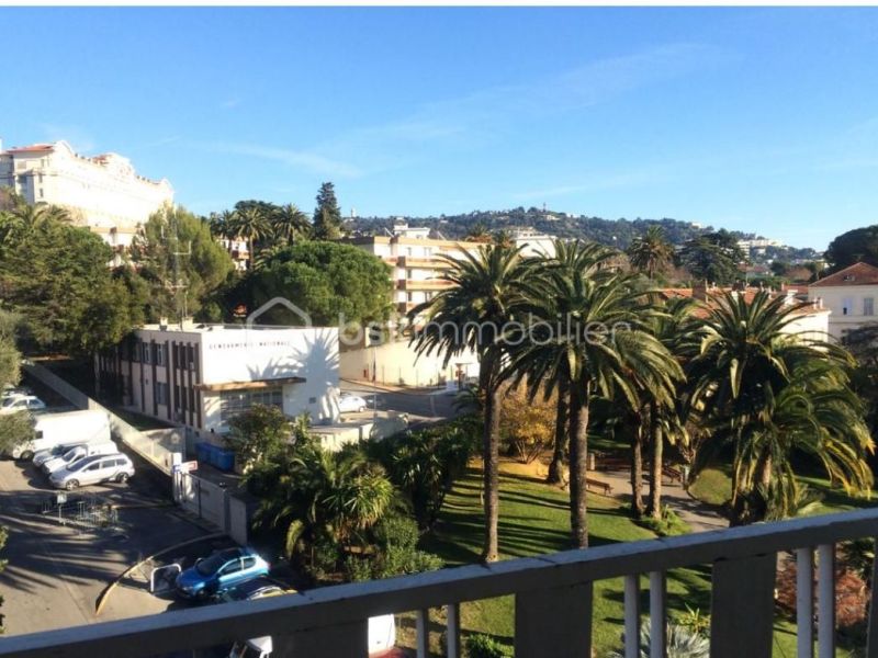 A louer APPARTEMENT T2 51 M2 TERRASSE BORD DE MER CANNES