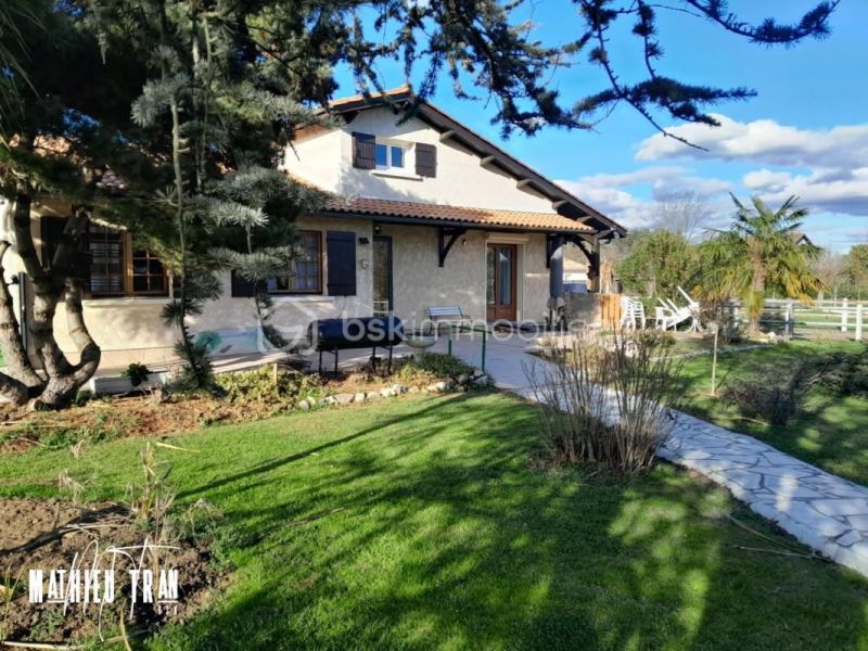 A louer LOFT  4 PIECES 148 M2  COUTRAS
