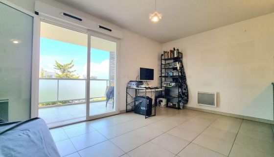 A louer STUDIO  28 M2 TERRASSE BORD DE MER LE CANNET