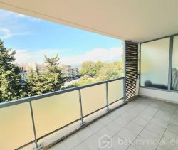 A louer STUDIO  28 M2 TERRASSE BORD DE MER LE CANNET