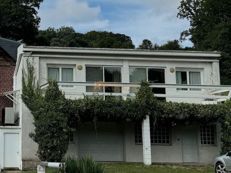 A vendre BELLE Maison 6 PIECES 240 m² au coeur d'un village tous commerces FECAMP
