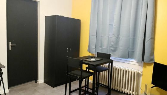 A louer STUDIO  17 M2  PEZENAS