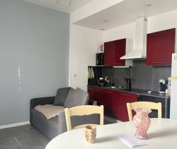 A louer APPARTEMENT T3 46 M2  PEZENAS