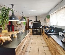 A louer MAISON  DE MAîTRE BORD DE MER MEZE