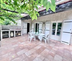A louer MAISON  5 PIECES 92 M2  TAVERNES