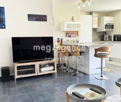 A louer APPARTEMENT T3 63 M2 TERRASSE BORD DE MER SAINTE MAXIME