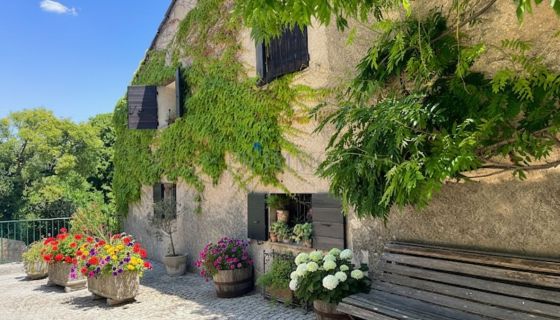 A vendre MAISON  5 PIECES 131 M2  TOURTOUR
