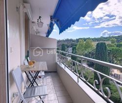 A louer APPARTEMENT T2 54 M2 TERRASSE BORD DE MER CANNES