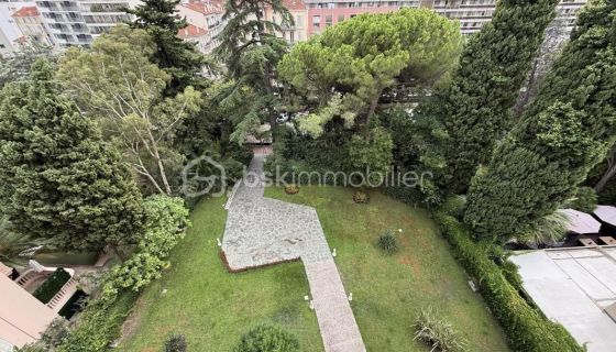 A louer APPARTEMENT T2 50 M2 TERRASSE BORD DE MER CANNES