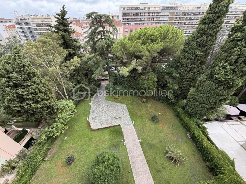 A louer APPARTEMENT T2 50 M2 TERRASSE BORD DE MER CANNES
