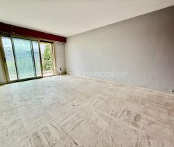 A louer APPARTEMENT T2 50 M2 TERRASSE BORD DE MER CANNES