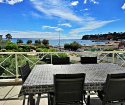 A louer APPARTEMENT DE PRESTIGE T4 95 M2 TERRASSE PIEDS DANS L'EAU CARRY LE ROUET