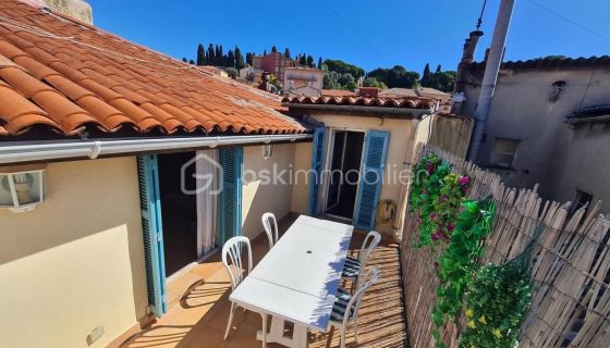 A louer APPARTEMENT DUPLEX DE PRESTIGE T4 93 M2 TERRASSE BORD DE MER NICE