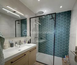 A louer APPARTEMENT T3 73 M2 TERRASSE BORD DE MER ANTIBES
