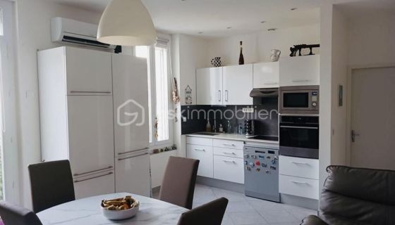 A louer APPARTEMENT T4 70 M2 BORD DE MER SETE