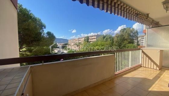 A louer APPARTEMENT T3 58 M2 TERRASSE BORD DE MER CANNES