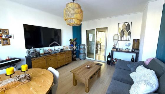 A louer APPARTEMENT T3 55 M2 BORD DE MER SETE