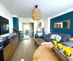 A louer APPARTEMENT T3 55 M2 BORD DE MER SETE