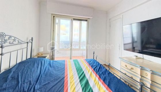 A louer APPARTEMENT T3 76 M2 BORD DE MER CANNES