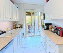 A louer APPARTEMENT T3 76 M2 BORD DE MER CANNES