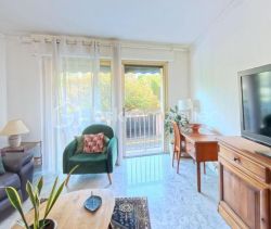 A louer APPARTEMENT T3 76 M2 BORD DE MER CANNES